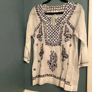 Solitaire women’s blouses - large - white cotton top embroidered navy blue